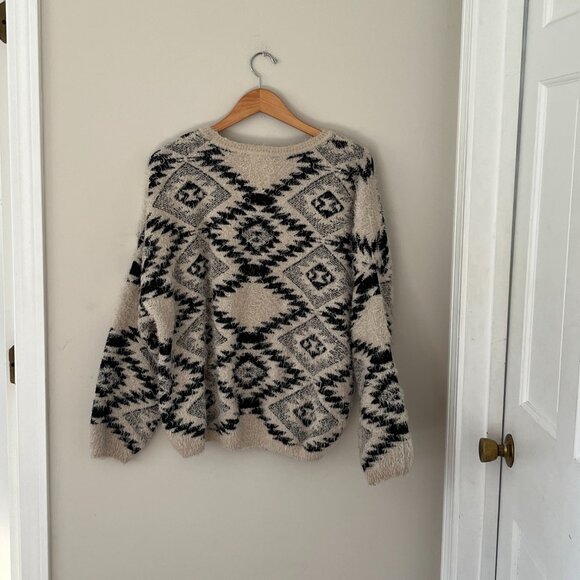 McGinn Eyelash Aztec Sweater Size Large Bohemian Geometric - Picture 6 of 7